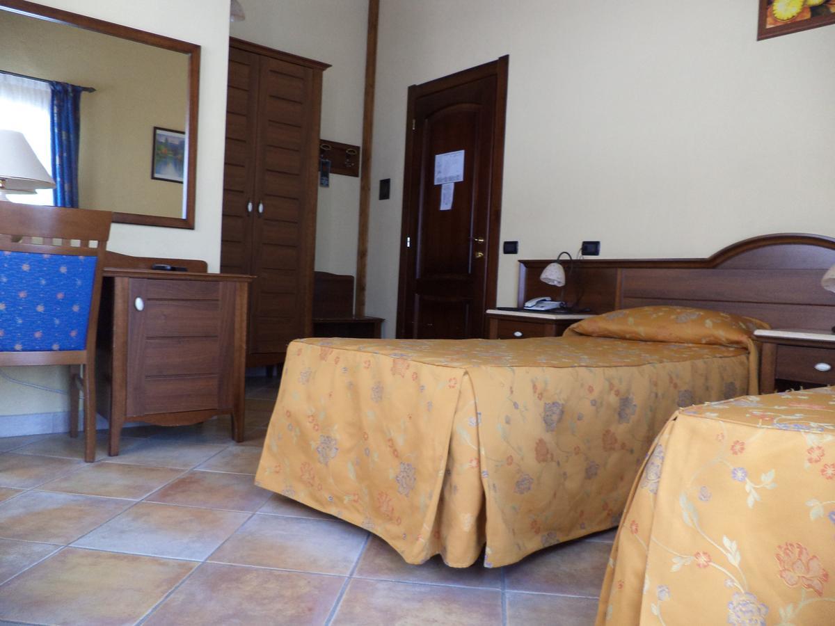 Hotel Ca Fiore บาร์โดเนกเกีย ภายนอก รูปภาพ